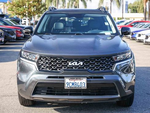 Used 2022 Kia Sorento S w/ Panoramic Sunroof Package image 2