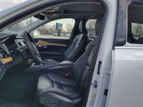Used 2024 Volvo XC90 B6 Plus image 7