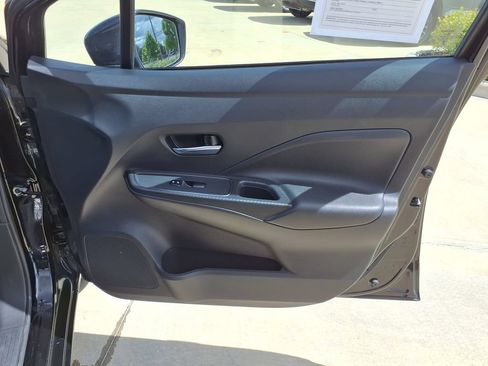 Used 2025 Nissan Versa SV FWD image 21