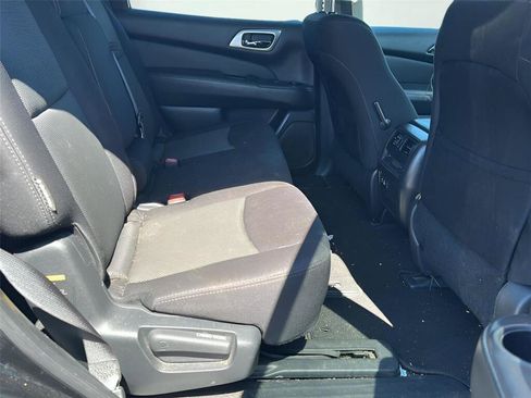 Used 2020 Nissan Pathfinder S AWD/4WD image 16