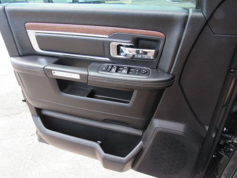 Used 2018 RAM 2500 Laramie w/ Convenience Group AWD/4WD image 15