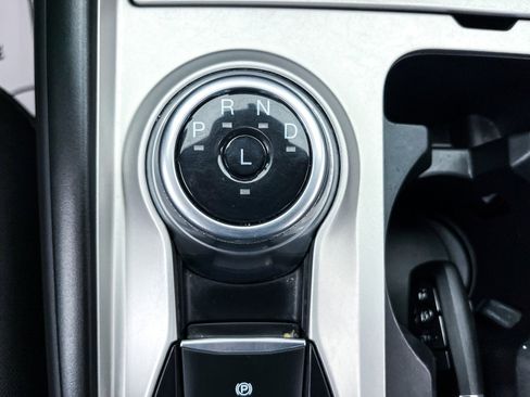 Used 2023 Ford Explorer XLT image 24