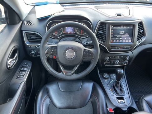 Used 2022 Jeep Cherokee Trailhawk image 12