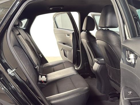 Used 2021 Kia Forte GT-Line image 17