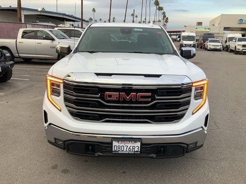 Used 2024 GMC Sierra 1500 SLT image 2