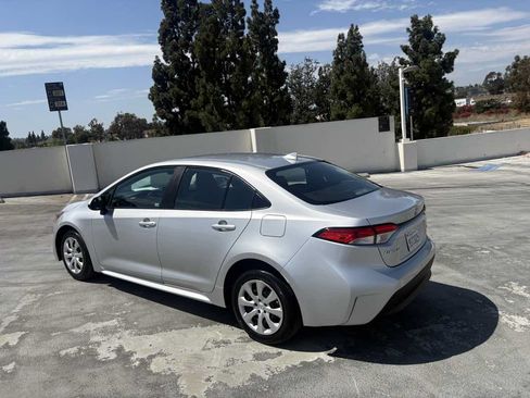 Used 2025 Toyota Corolla LE FWD image 10