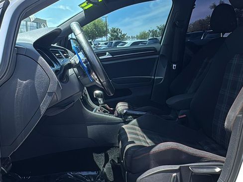 Used 2017 Volkswagen GTI Sport FWD image 22