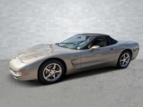 Used 2002 Chevrolet Corvette Convertible w/ Preferred Equipment Group2 image 9