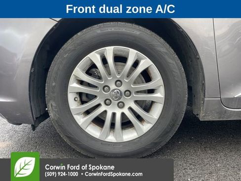 Used 2015 Toyota Sienna XLE image 9