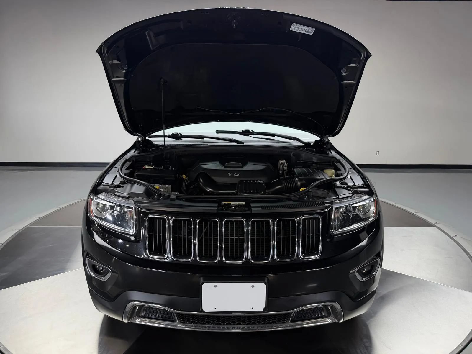 Used 2014 Jeep Grand Cherokee Limited RWD image 11