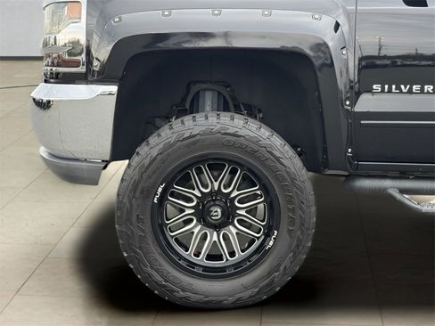 Used 2018 Chevrolet Silverado 1500 LT image 34