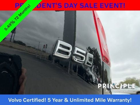 Certified 2023 Volvo XC40 B5 Plus w/ Protection Package Premier image 16