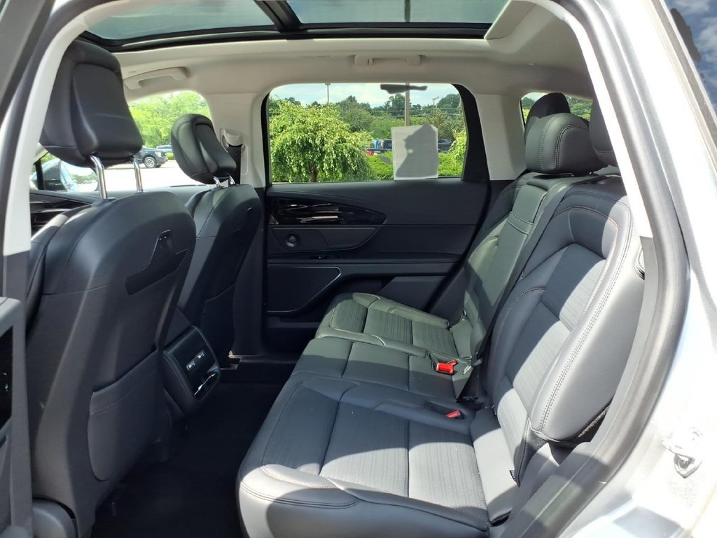 New 2026 Lincoln Nautilus Reserve w/ Jet Appearance Package AWD/4WD image 5