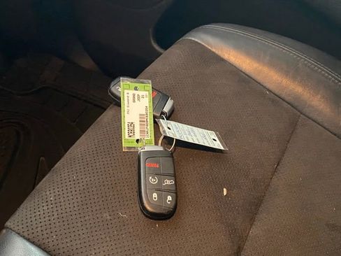 Used 2021 Jeep Grand Cherokee Laredo X AWD/4WD image 30