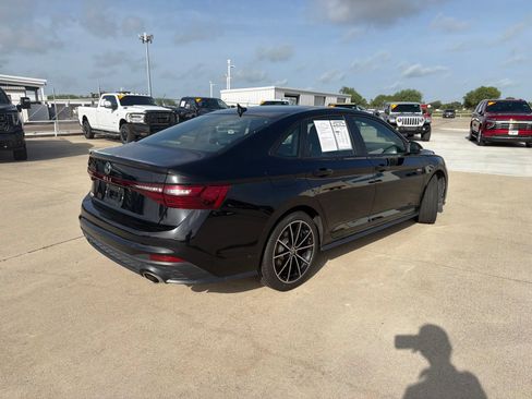 Used 2025 Volkswagen Jetta GLI Autobahn FWD image 8