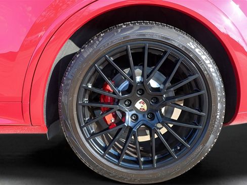 Used 2023 Porsche Cayenne GTS image 27