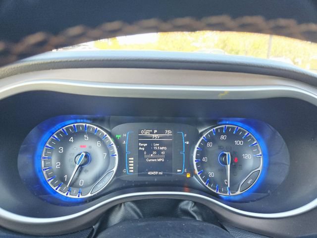 Used 2017 Chrysler Pacifica Touring-L w/ 13 Speaker Alpine Sound Group FWD image 23