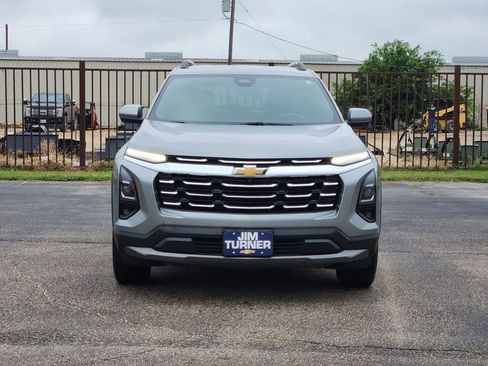 Used 2025 Chevrolet Equinox LT w/ Convenience Package II FWD image 2