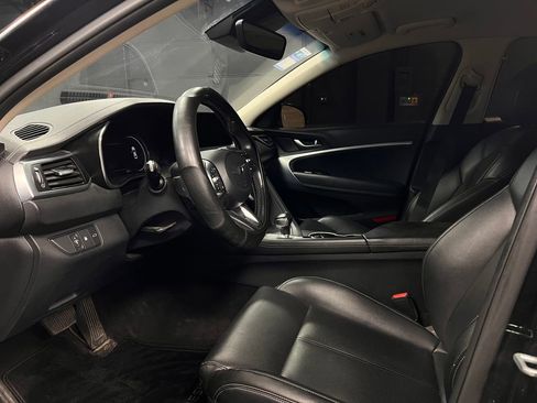 Used 2022 Genesis G70 2.0T RWD image 2