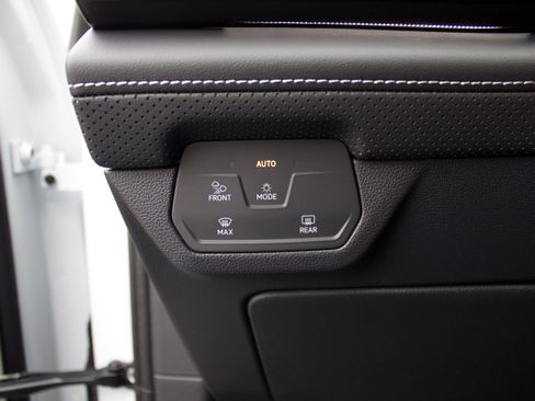 New 2026 Volkswagen Atlas SEL Premium R-Line AWD/4WD image 14
