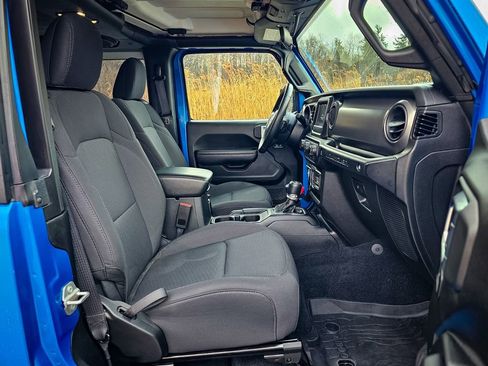 Certified 2022 Jeep Wrangler Sport S image 30