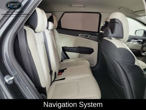 Used 2024 Kia Sportage EX image 17