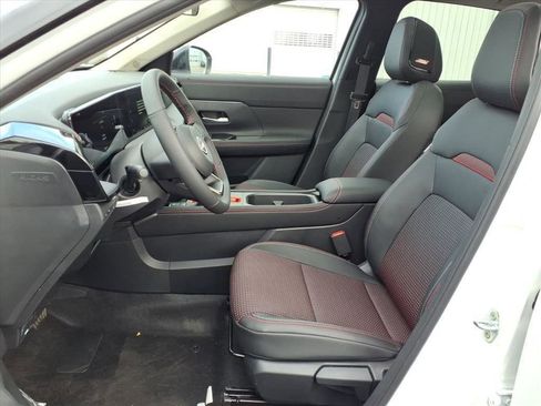 New 2026 Nissan Kicks SR w/ SR Premium Package image 36