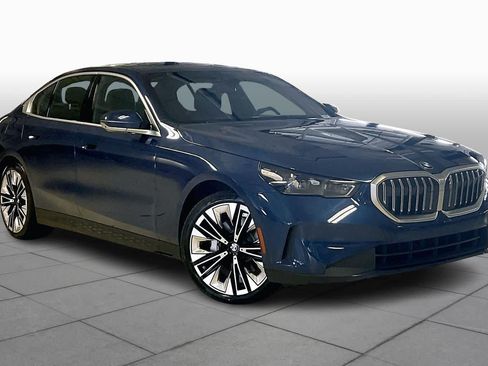 Used 2026 BMW 530i w/ Premium Package RWD image 2