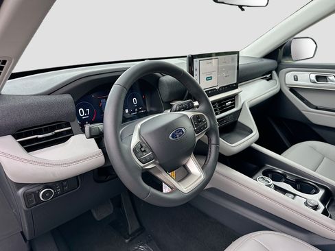 New 2026 Ford Explorer Active w/ Active Comfort Package RWD image 6