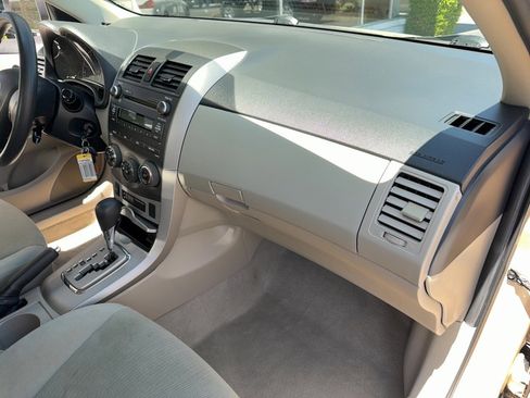 Used 2011 Toyota Corolla LE FWD image 15