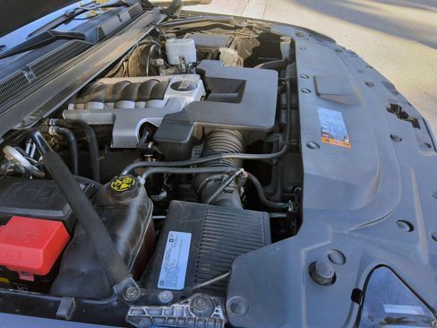 Used 2019 Cadillac Escalade ESV Luxury image 46