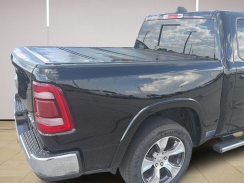 Used 2019 RAM 1500 Laramie AWD/4WD image 9