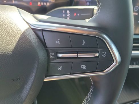 Used 2026 Chevrolet Equinox EV LT FWD image 6