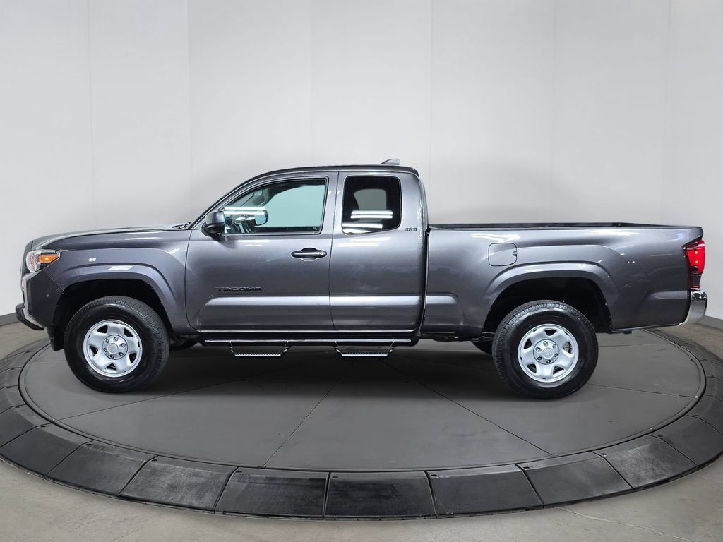 Used 2021 Toyota Tacoma SR5 RWD image 2