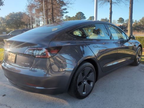 Used 2022 Tesla Model 3 Long Range image 10