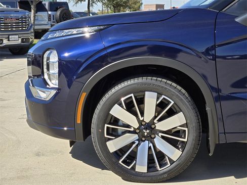 New 2025 Mitsubishi Outlander SEL image 5