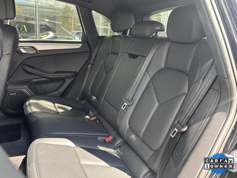 Used 2023 Porsche Macan S w/ Premium Package image 8
