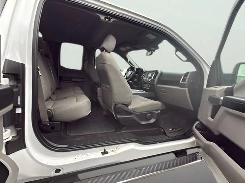 Used 2015 Ford F150 XLT w/ Equipment Group 301A Mid RWD image 8