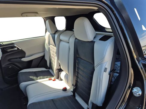 New 2026 Mitsubishi Outlander SE FWD image 26