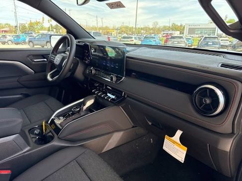 New 2026 Chevrolet Colorado Z71 w/ Technology Package AWD/4WD image 32