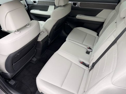 Used 2024 Hyundai Santa Fe Limited image 22