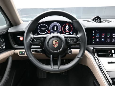 Used 2025 Porsche Panamera RWD image 19