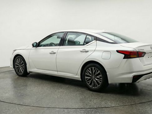 Used 2025 Nissan Altima 2.5 SV image 6