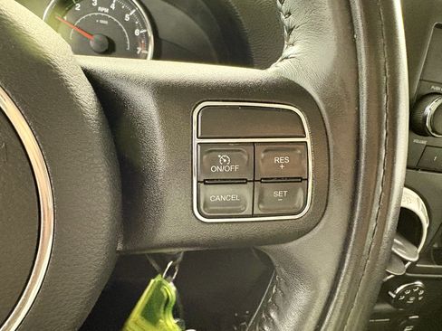 Used 2017 Jeep Wrangler Unlimited Sahara image 15