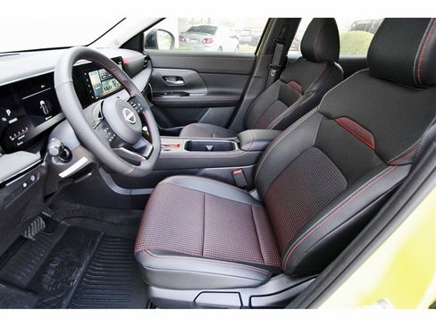 New 2025 Nissan Kicks SR w/ Illumination Package image 6