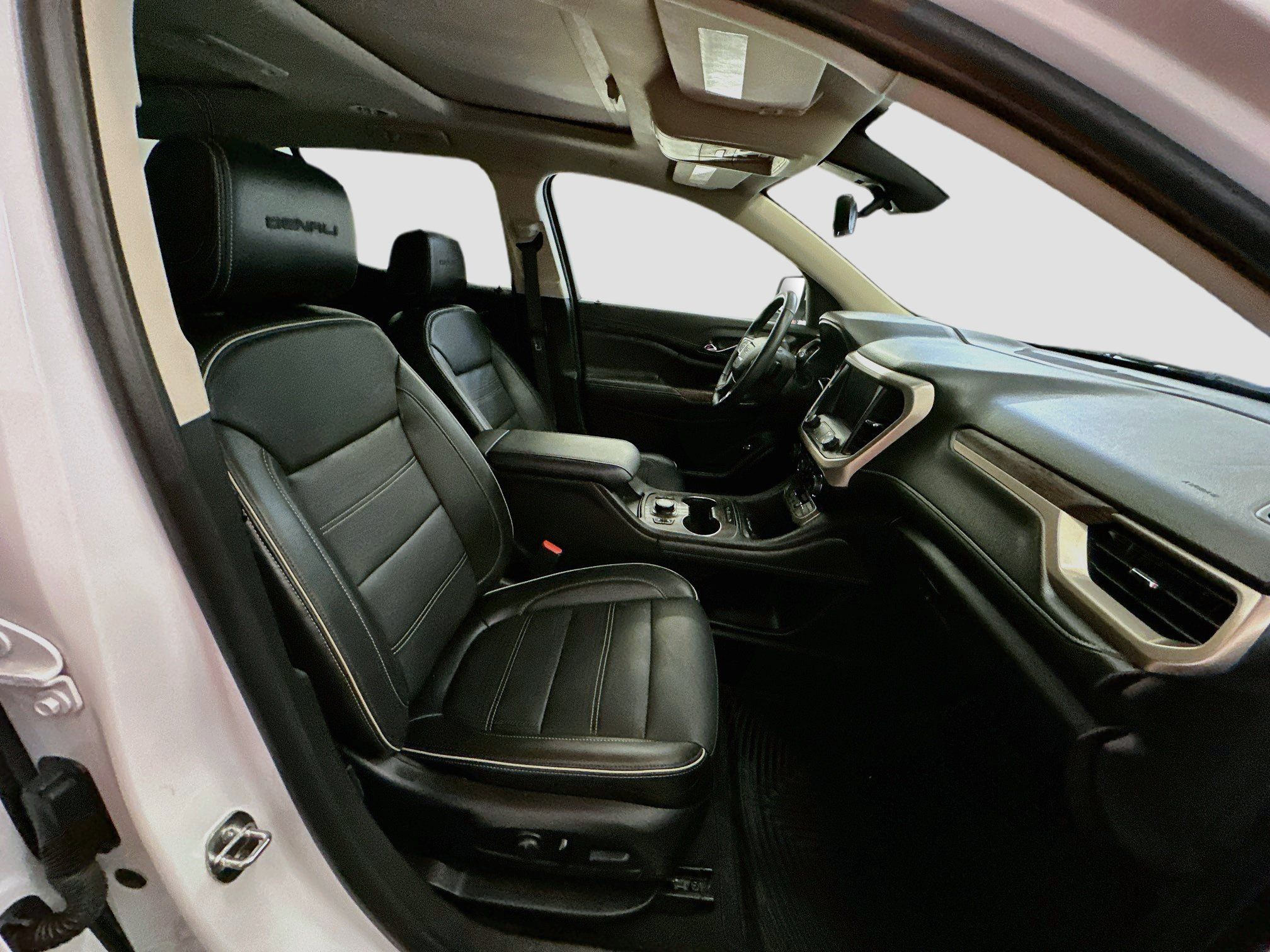 Used 2023 GMC Acadia Denali w/ Denali Ultimate Package AWD/4WD image 34