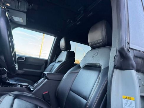 Certified 2022 Ford Bronco Badlands w/ Sasquatch Package AWD/4WD image 9