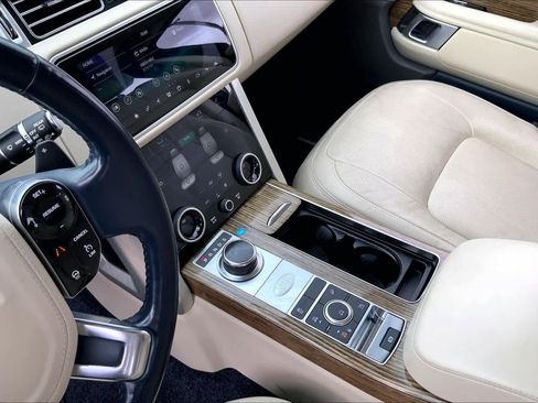 Used 2019 Land Rover Range Rover HSE image 15