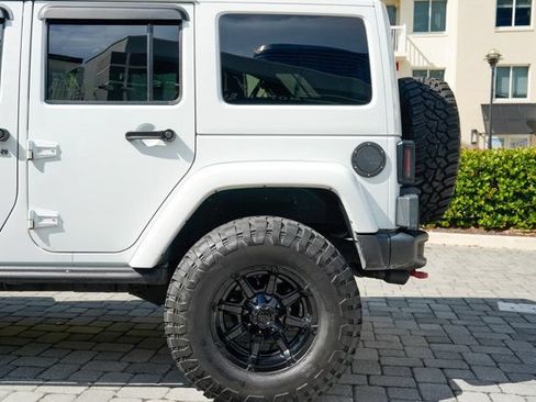 Used 2016 Jeep Wrangler Unlimited Rubicon AWD/4WD image 16