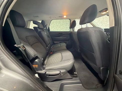 Used 2026 Nissan Pathfinder SV FWD image 12